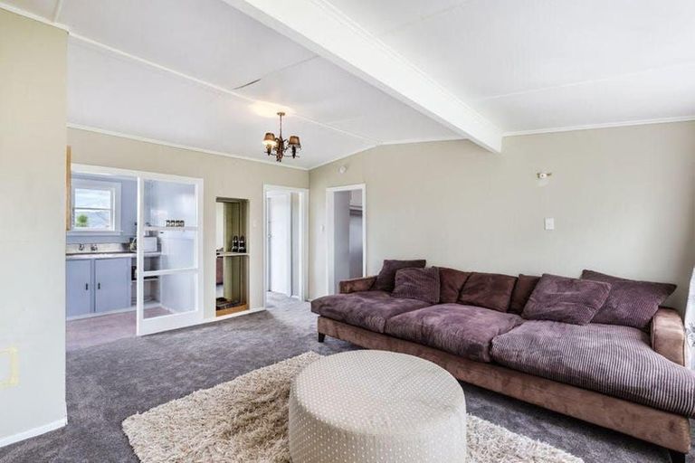 Photo of property in 52 Rangatira Drive, Mangakino, 3421