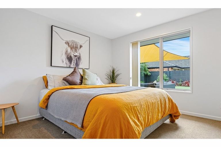 Photo of property in 5 Cyclamen Place, Aidanfield, Christchurch, 8025