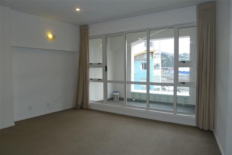 Photo of property in Stadium Garden Flats, 308/107 Thorndon Quay, Pipitea, Wellington, 6011