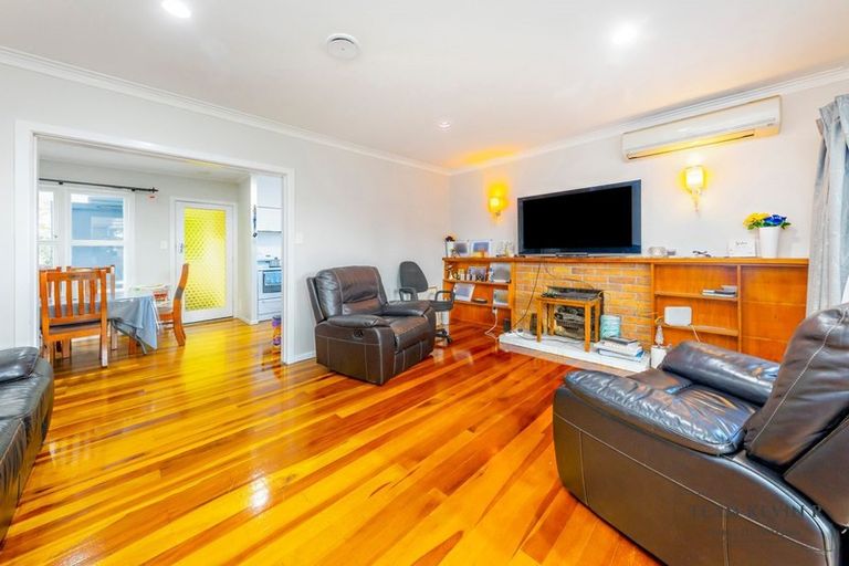 Photo of property in 1/100 Beach Road, Pahurehure, Papakura, 2113