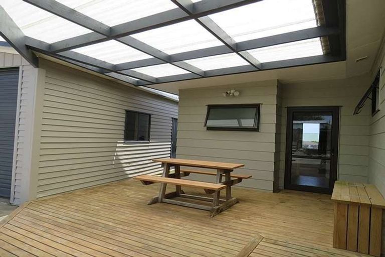Photo of property in 582 Pahi Road, Pahi, Paparoa, 0571