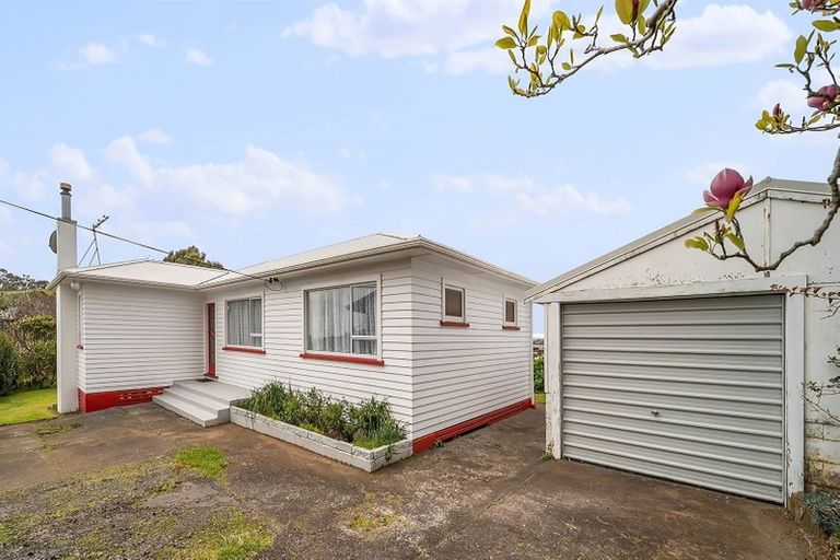 Photo of property in 97d Pioneer Road, Moturoa, New Plymouth, 4310