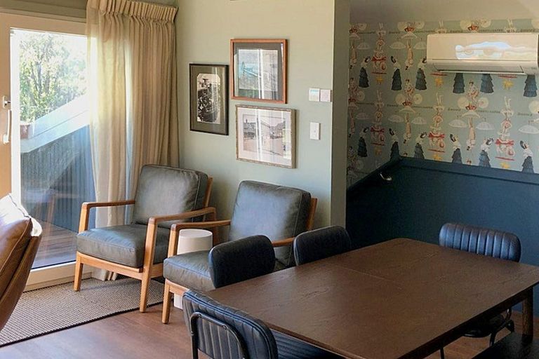 Photo of property in 8a Hawkhurst Road, Lyttelton, 8082