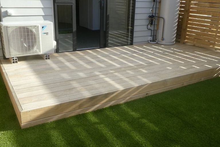 Photo of property in 4/504 Don Buck Road, Massey, Auckland, 0614