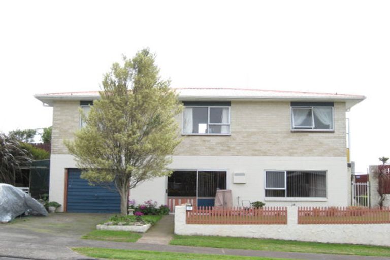 Photo of property in 10 Culzean Grove, Bell Block, New Plymouth, 4312