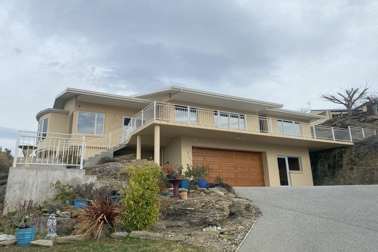 Photo of property in 16 Aronui Road, Bridge Hill, Alexandra, 9320