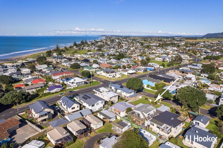 Photo of property in 28 Ocean View Road, Waihi Beach, 3611