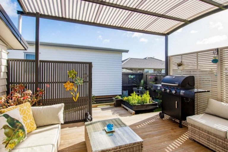 Photo of property in 11 Kamahi Crescent, Papamoa Beach, Papamoa, 3118