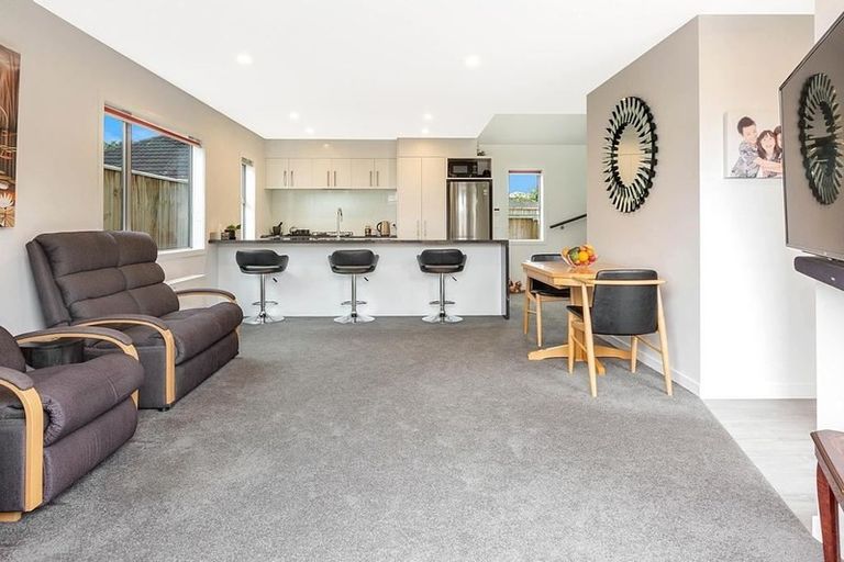 Photo of property in 23c Hinau Street, Tawa, Wellington, 5028