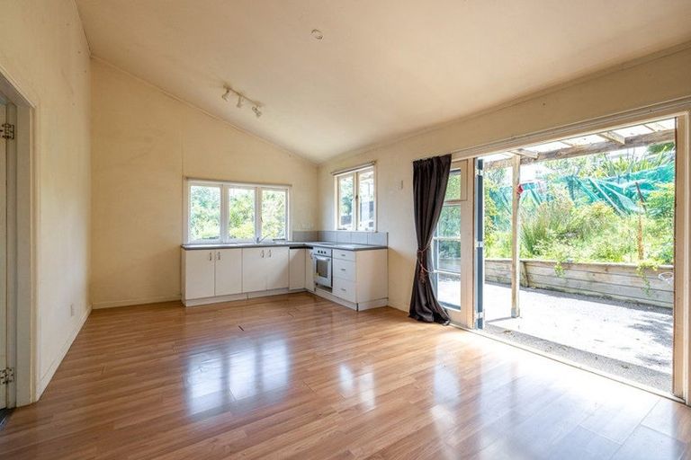 Photo of property in 8 Wellington Road, Surfdale, Waiheke Island, 1081
