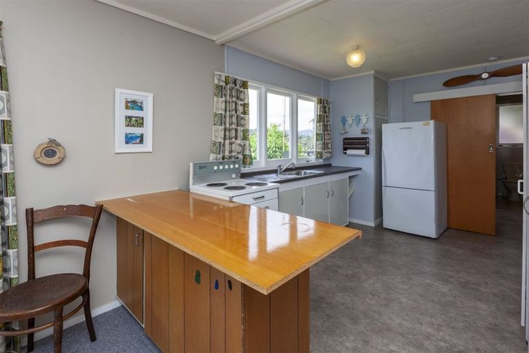 Photo of property in 21 Renown Road, Raumati South, Paraparaumu, 5032