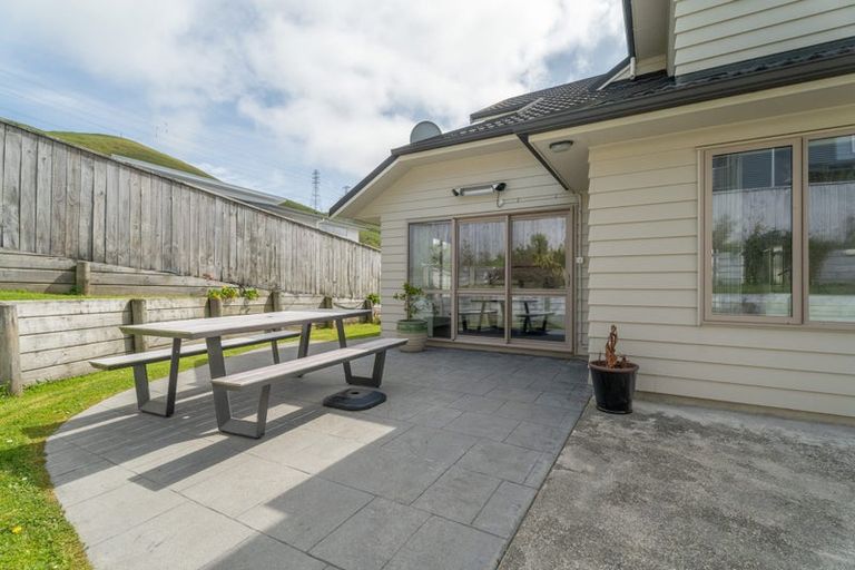 Photo of property in 8 Neston Grove, Churton Park, Wellington, 6037