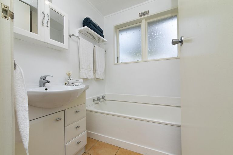 Photo of property in 14 Great North Road, Riverhead, 0820