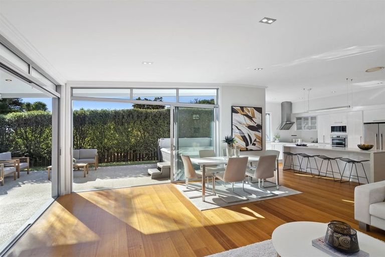 Photo of property in 48a Deep Creek Road, Torbay, Auckland, 0630