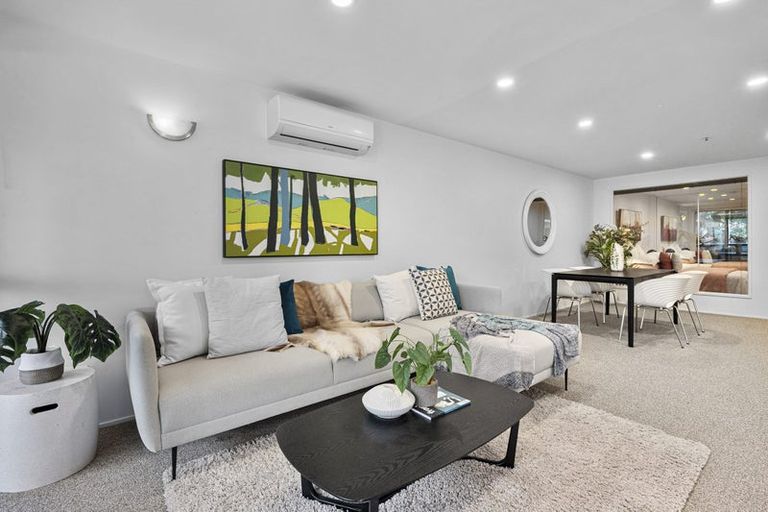 Photo of property in 1c/175 Hurstmere Road, Takapuna, Auckland, 0622