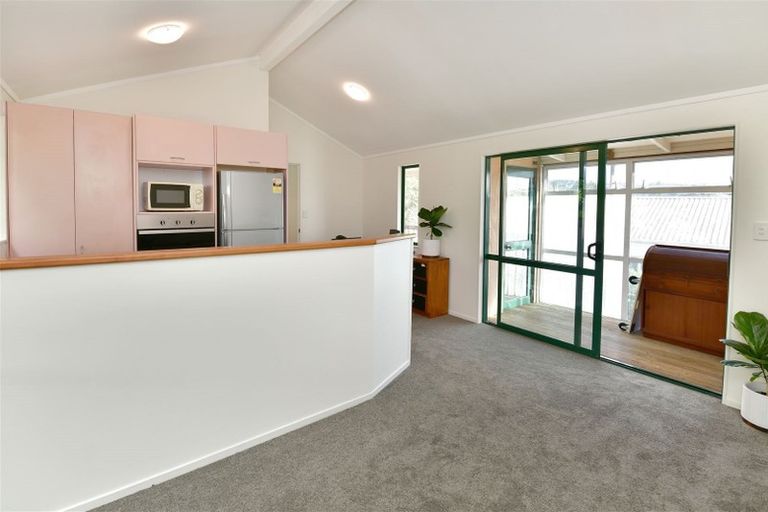 Photo of property in 2a Roberta Crescent, Orewa, 0931