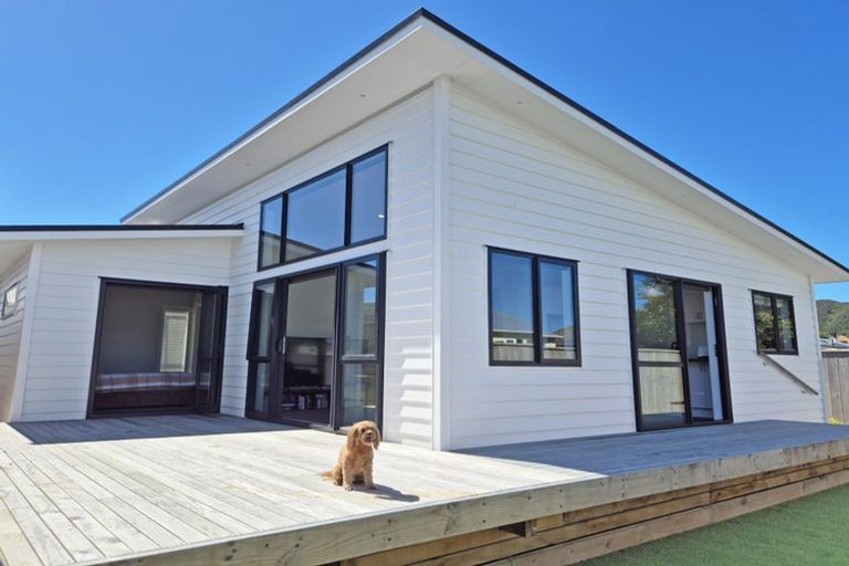 Photo of property in 13-15 Gillespie Street, Taita, Lower Hutt, 5011