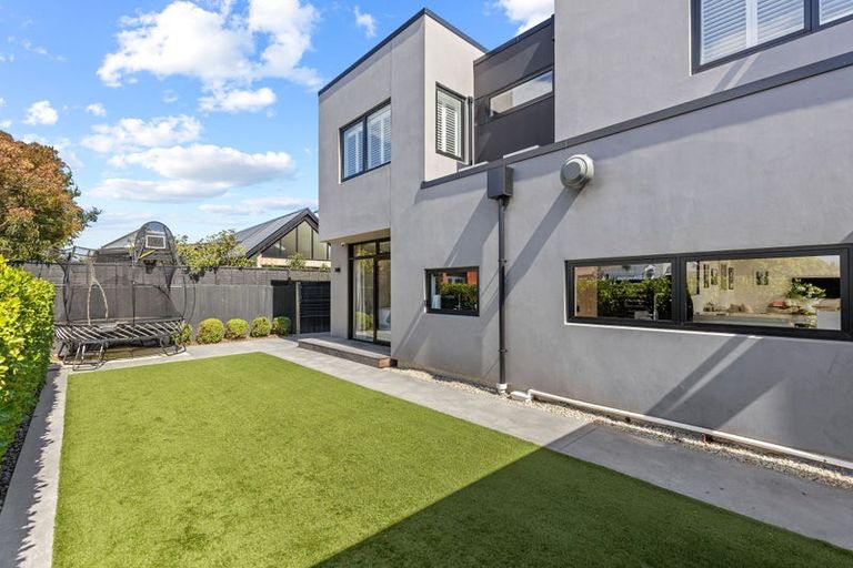 Photo of property in 114a Paparoa Street, Papanui, Christchurch, 8053