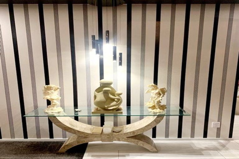 Photo of property in 37 Newington Road, Henderson, Auckland, 0612