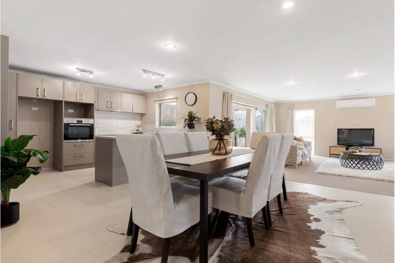 Photo of property in 13a Poto Street, Te Atatu South, Auckland, 0610