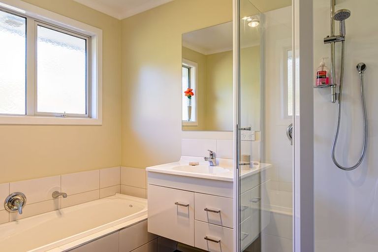 Photo of property in 2 Kowhatu Grove, Pohara, Takaka, 7183