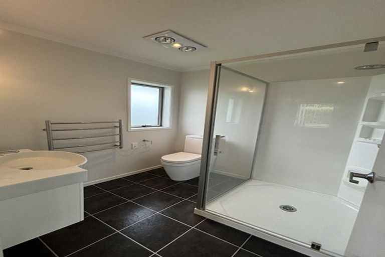 Photo of property in 74 Fernbrook Drive, Hurworth, New Plymouth, 4310