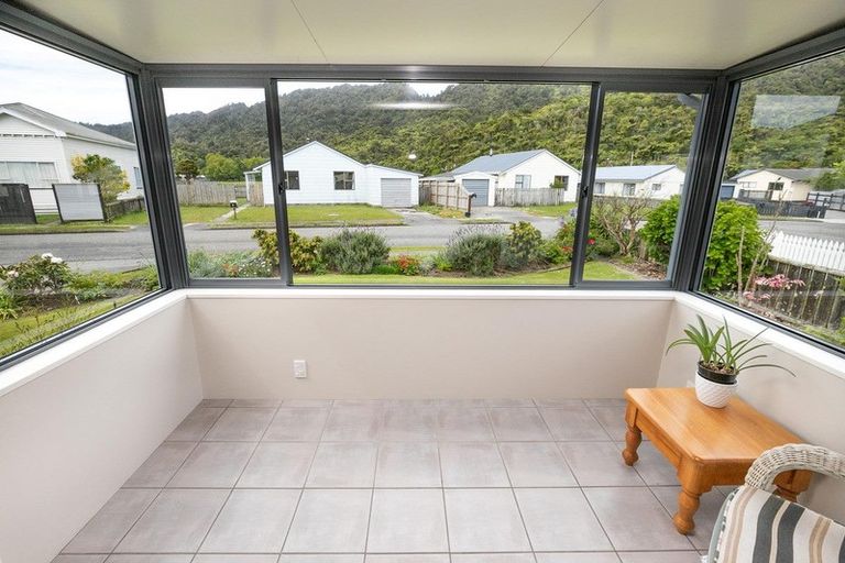 Photo of property in 6 Baillie Place, Cobden, Greymouth, 7802