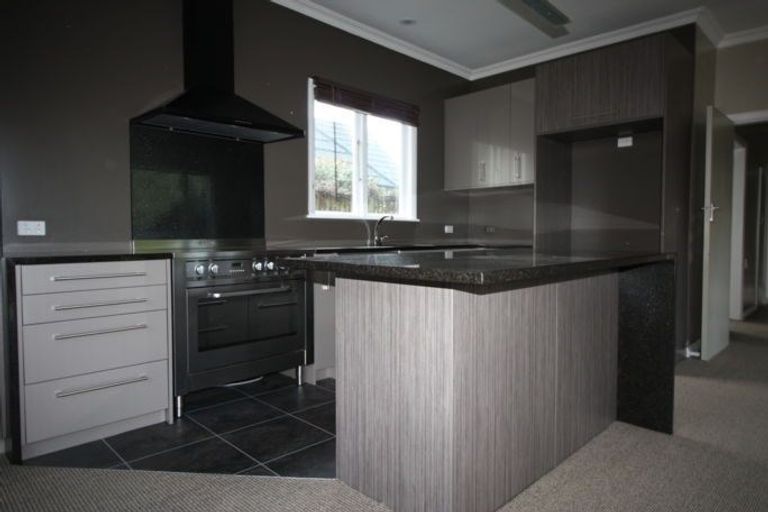 Photo of property in 12 Montgomery Terrace, Hokowhitu, Palmerston North, 4410