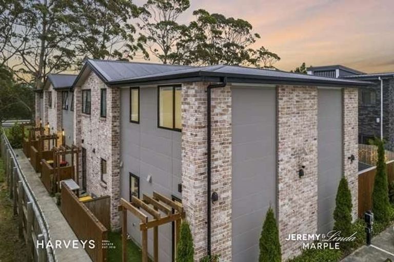 Photo of property in 7/83 Vodanovich Road, Te Atatu South, Auckland, 0610