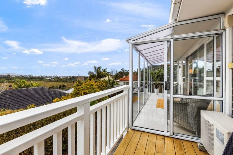 Photo of property in 1/21 Deuxberry Avenue, Northcote, Auckland, 0627