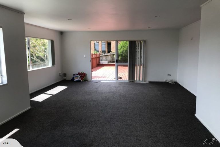 Photo of property in 13a Jacanas Place, Unsworth Heights, Auckland, 0632
