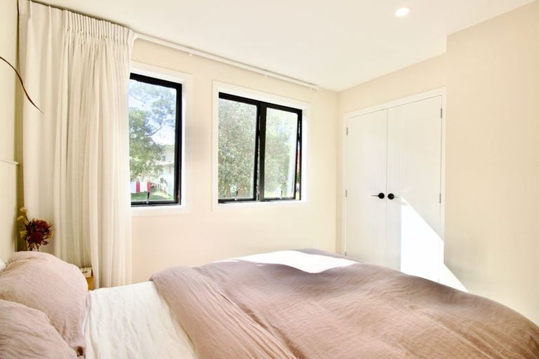 Photo of property in 2a Mcquoid Place, Glenfield, Auckland, 0629