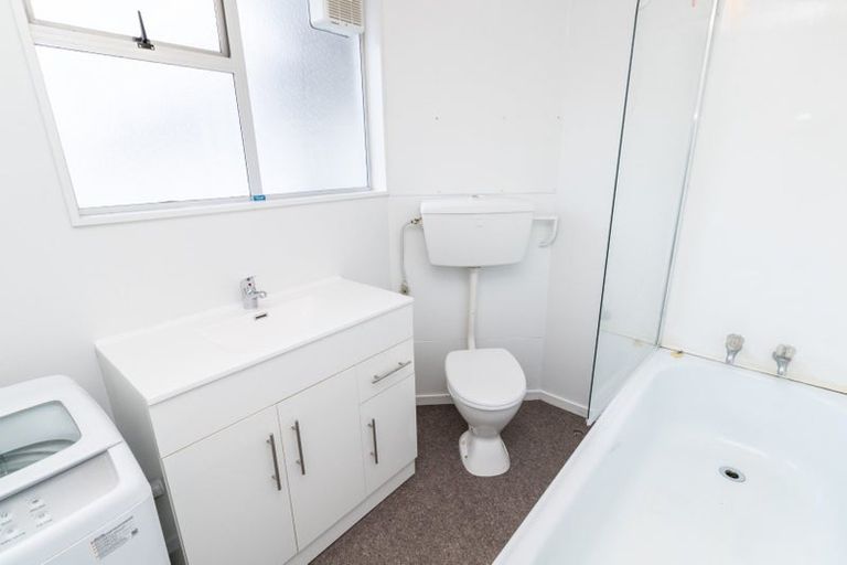 Photo of property in 5 Hawker Street, Mount Victoria, Wellington, 6011