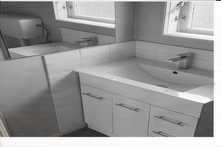 Photo of property in 68a Kenderdine Road, Papatoetoe, Auckland, 2025