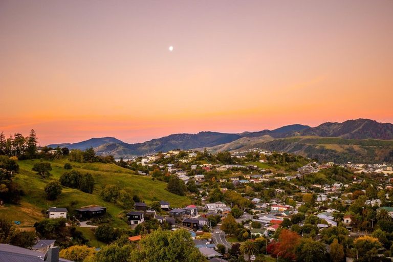 Photo of property in 93 Princes Drive, Britannia Heights, Nelson, 7010