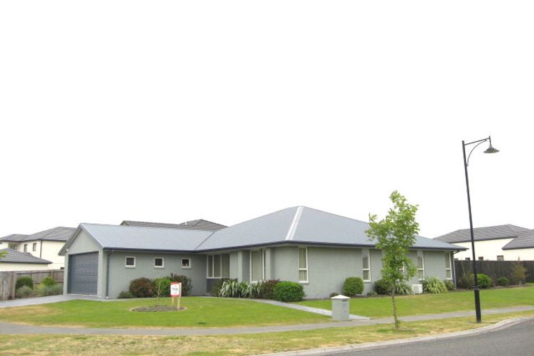 Photo of property in 37 Puhara Avenue, Parklands, Christchurch, 8083