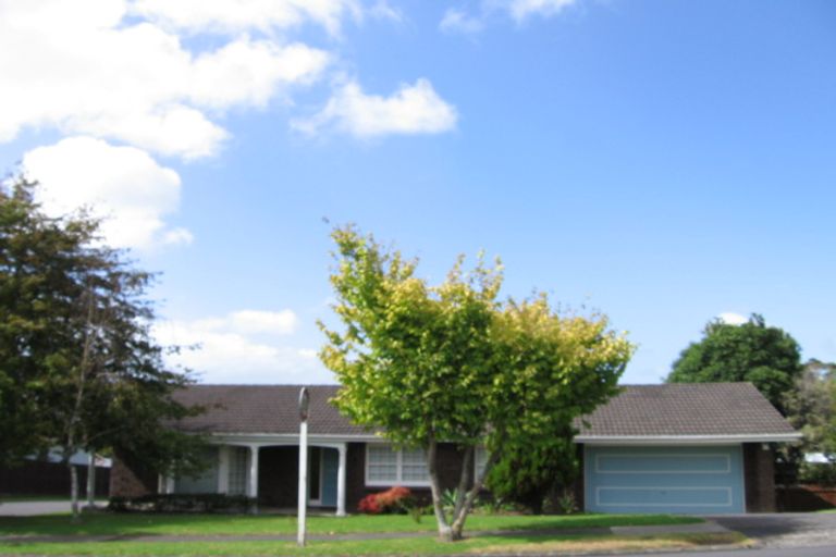 Photo of property in 5 Glenmore Road, Sunnyhills, Auckland, 2010