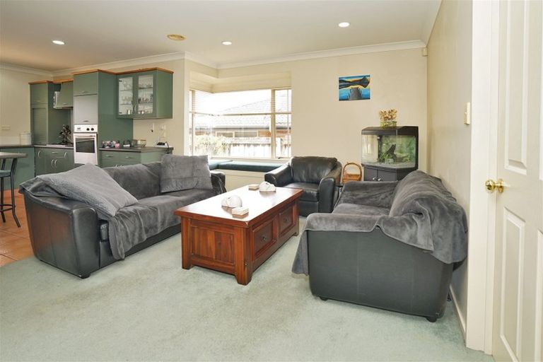 Photo of property in 17 Highgrove Drive, Grandview Heights, Hamilton, 3200