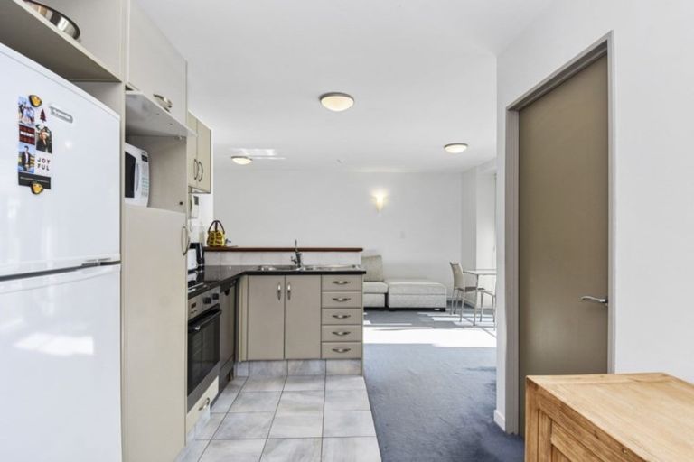 Photo of property in Anchorage Apartments, 210/36 Victoria Road, Mount Maunganui, 3116
