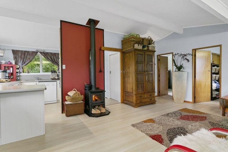Photo of property in 7b Isobel Street, Acacia Bay, Taupo, 3330