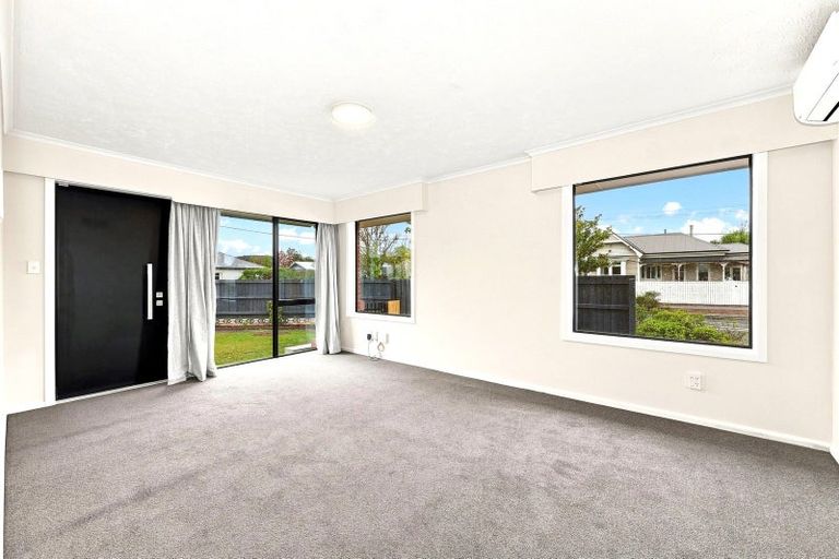 Photo of property in 39 Hills Road, Edgeware, Christchurch, 8013