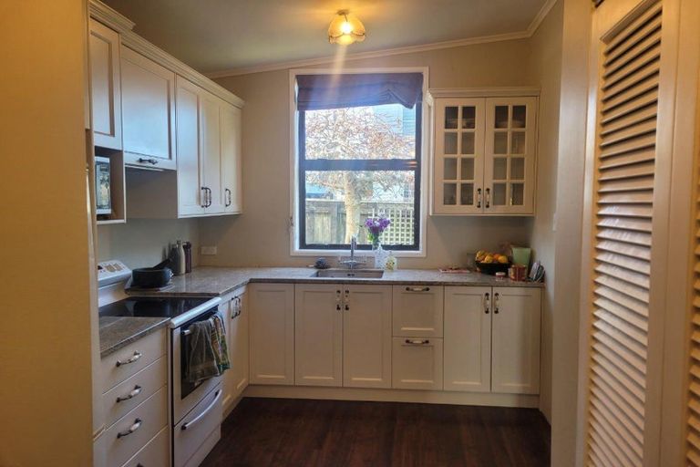 Photo of property in 23 Hine Street, New Plymouth, 4310