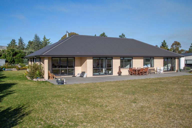 Photo of property in 25 Glenmark Drive, Waipara, 7483