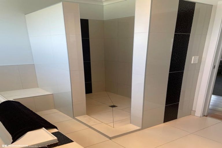 Photo of property in 114 Chartwell Avenue, Whangamata, 3620