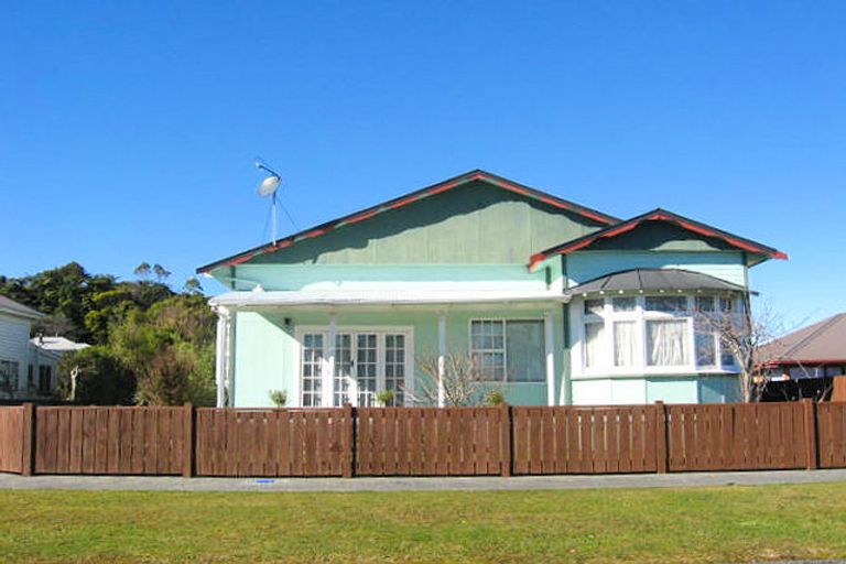 Photo of property in 21 Palmerston Street, Greymouth, 7805