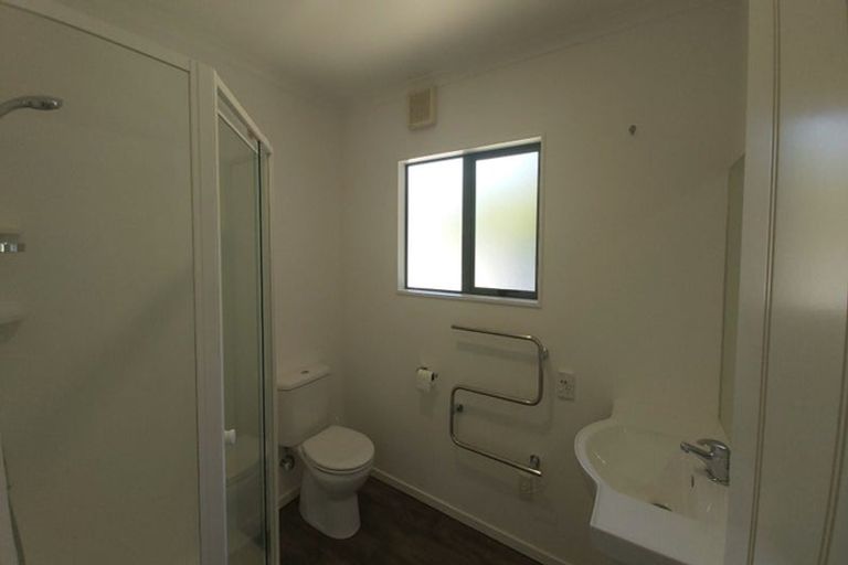 Photo of property in 2/22a Tomo Street, New Lynn, Auckland, 0600