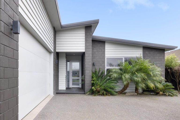Photo of property in 88 Golden Sands Drive, Papamoa Beach, Papamoa, 3118
