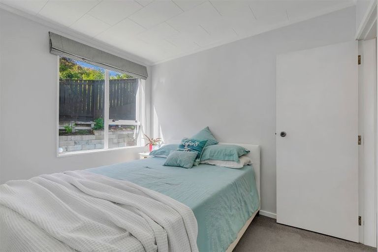 Photo of property in 64 Sea Vista Drive, Pukerua Bay, 5026