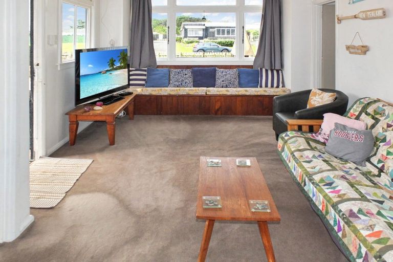 Photo of property in 3 Chrystall Street, Foxton Beach, Foxton, 4815