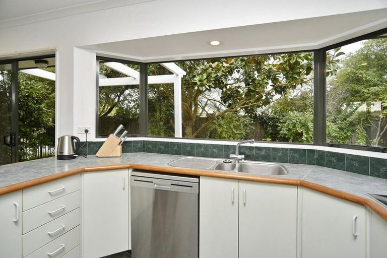 Photo of property in 10a Ronald George Place, Parklands, Christchurch, 8083